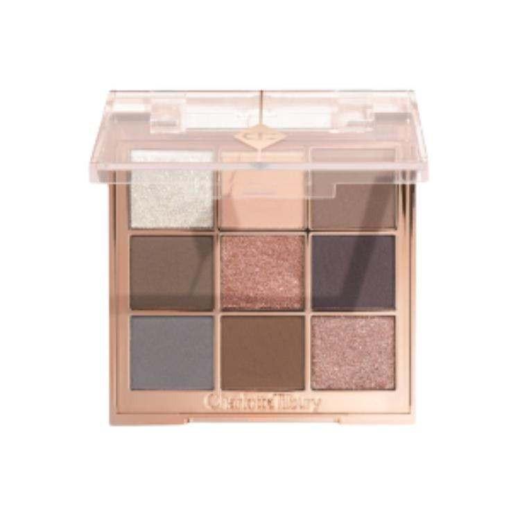 لوحة ظلال عيون Charlotte Tilbury بـ 9 ألوان مخملية ولامعة.