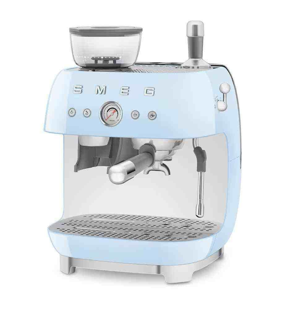 ماكينة اسبريسو SMEG Espresso Machine بمطحنة مدمجة وتصميم كلاسيكي.
