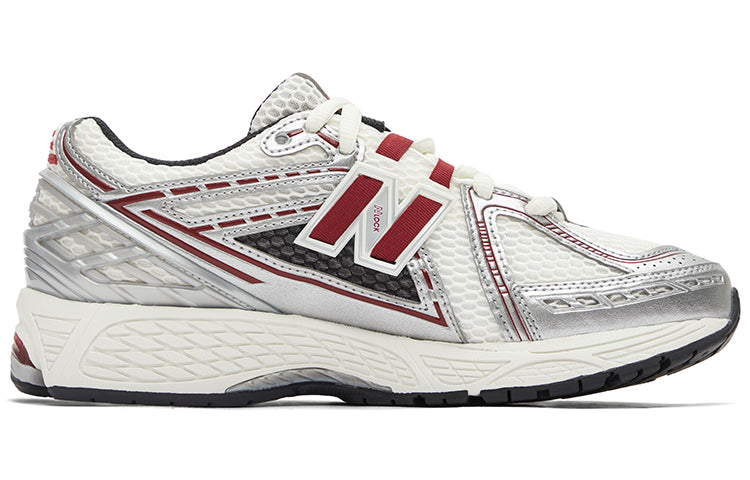 حذاء New Balance 1906R رياضي مريح بلون أبيض وعنابي