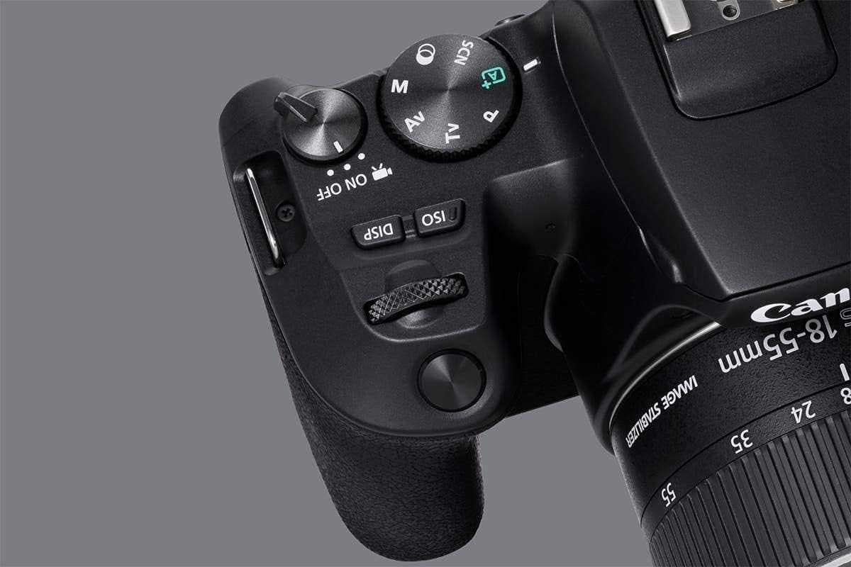Canon EOS 200D  مجموعة كانون اي او اس ام كيه II [18-55 اس تي ام]، كاميرا دي اس ال ار، واي فاي و تقنية ان اف سي.