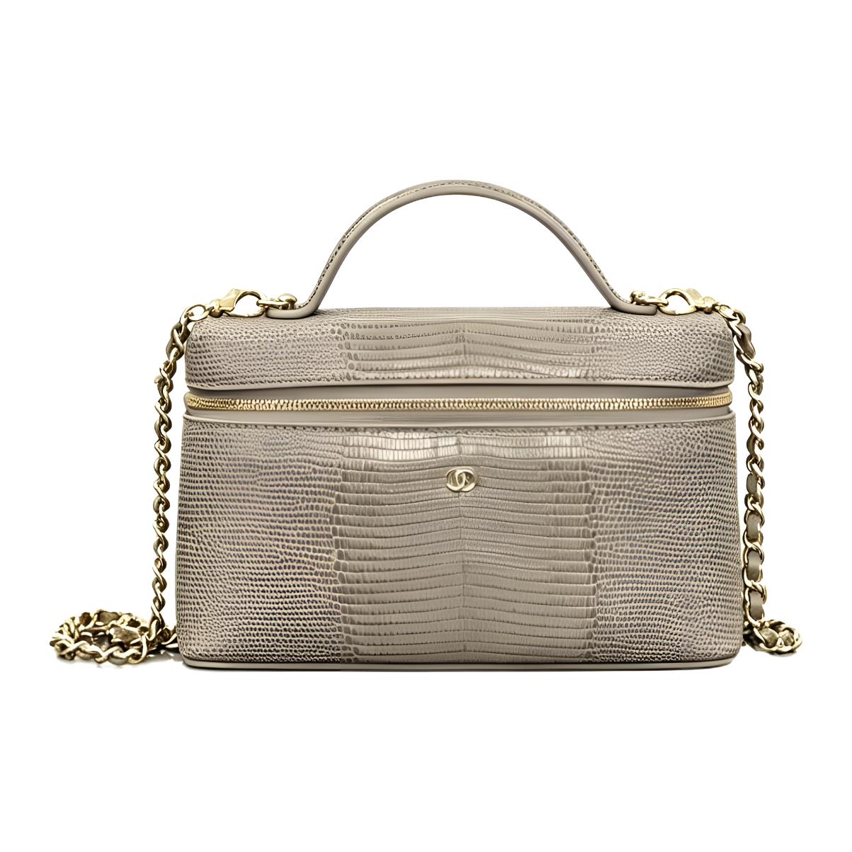 حقيبة Chanel Vanity Case بنقشة جلد مميزة ولون بيج