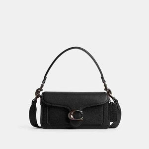 حقيبة Shoulder Bag سوداء بجلد فاخر وتصميم Tabby أنيق.