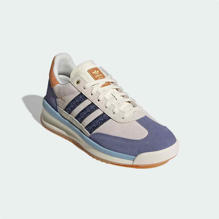 Adidas Clover casual sneaker in blue and beige with modern design and durable materials.