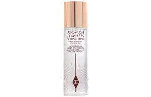Charlotte Tilbury Airbrush سائل تثبيت مكياج يدوم ويعطي البشرة إشراقة.