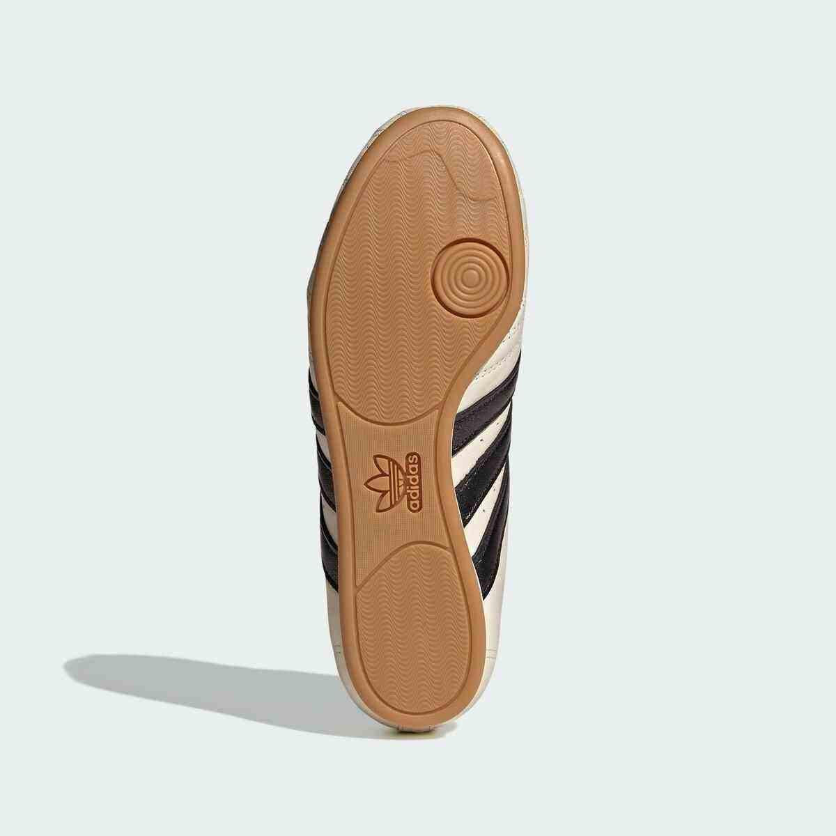 حذاء أديداس TAEKWONDO LACE W كاجوال  بستايل رياضي أنيق.