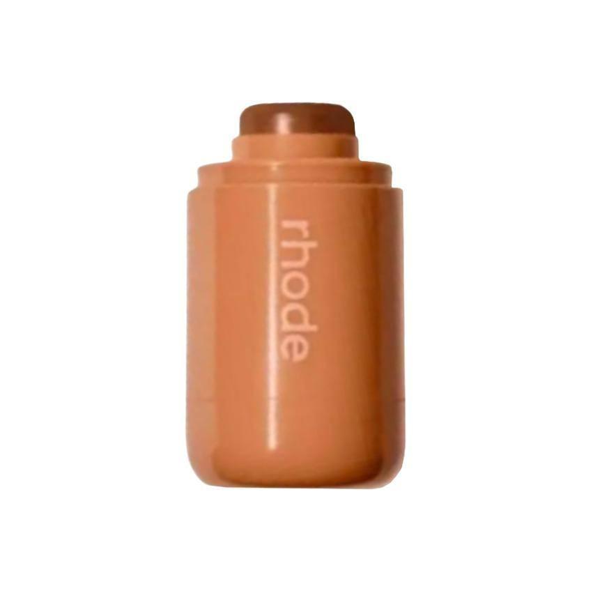 أحمر خدود كريمي Pocket Blush من Rhode لمظهر طبيعي.