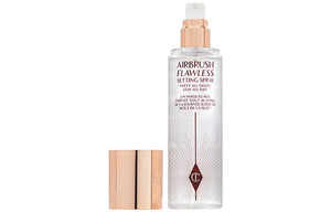Charlotte Tilbury Airbrush سائل تثبيت مكياج يدوم ويعطي البشرة إشراقة.