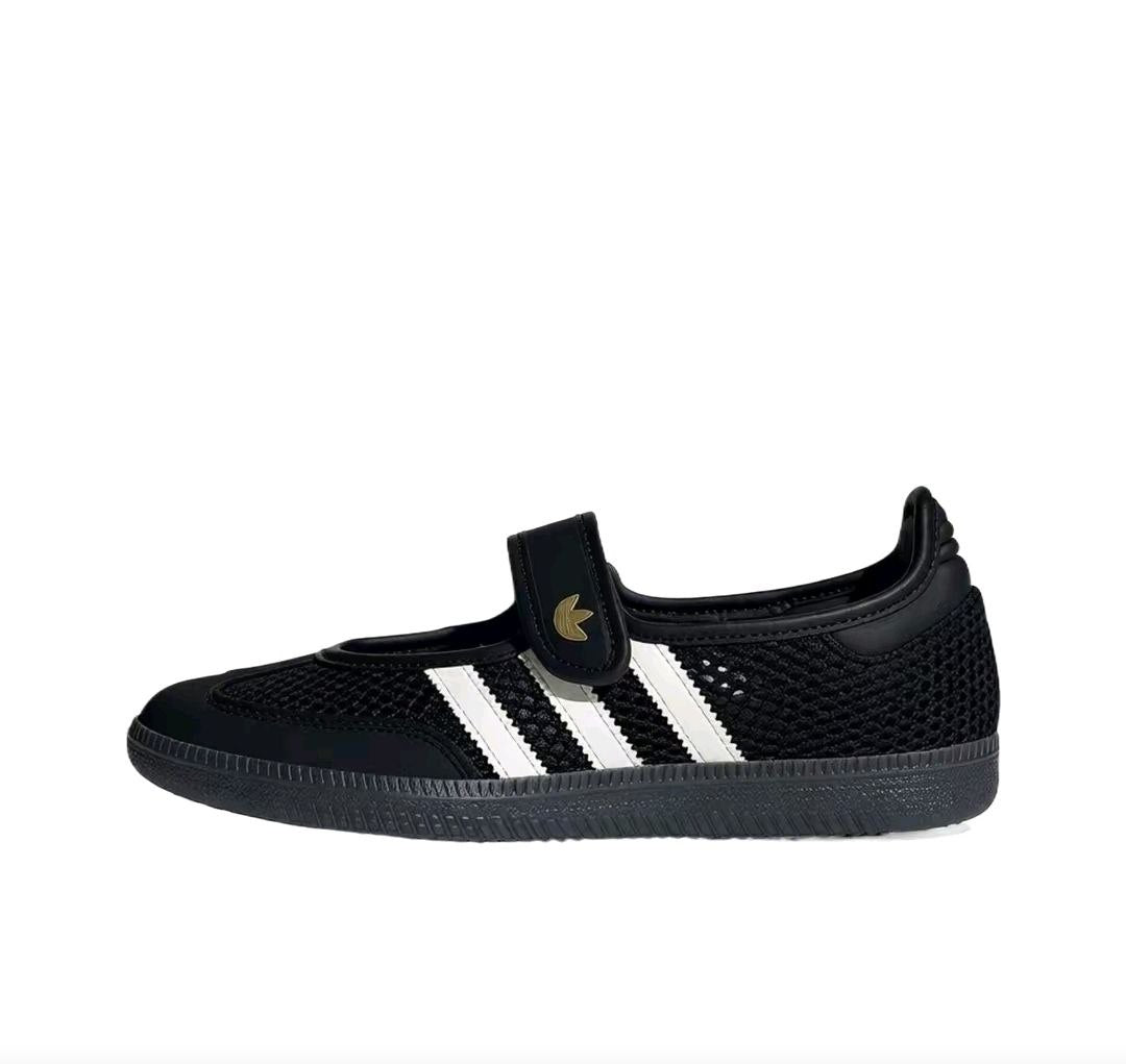 حذاء نسائي adidas Mary Jane مريح وعصري باللون الأسود