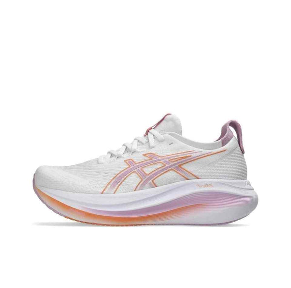 Wide Asics GEL-NIMBUS 27 running shoe with engineered jacquard mesh, FF BLAST™ PLUS ECO cushioning.