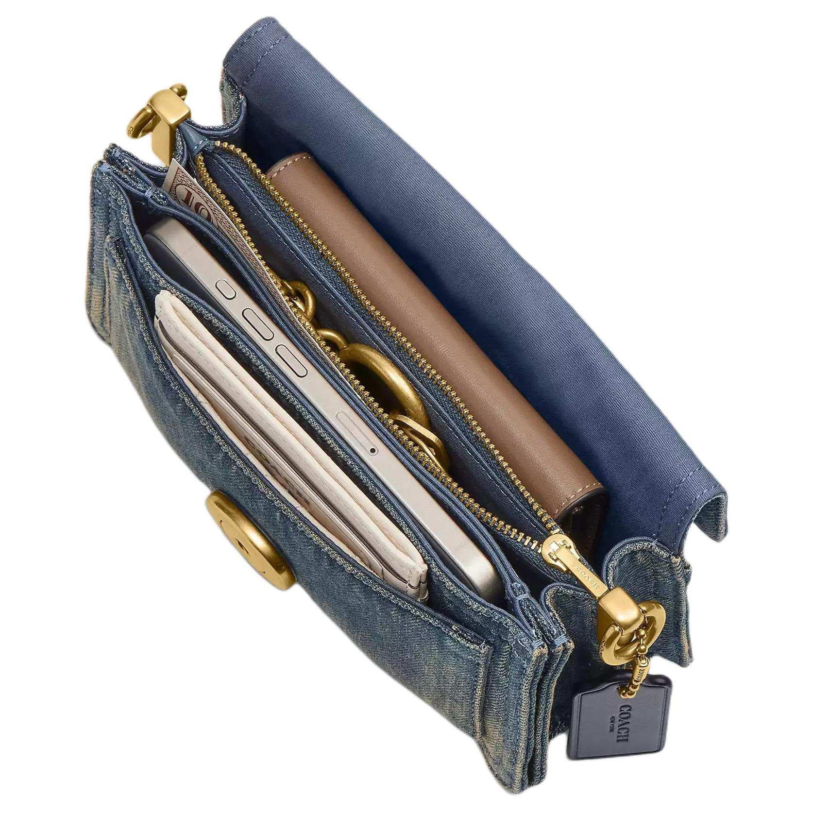 شنطة كتف كوتش تابي جينز أزرق بشعار C الذهبي.