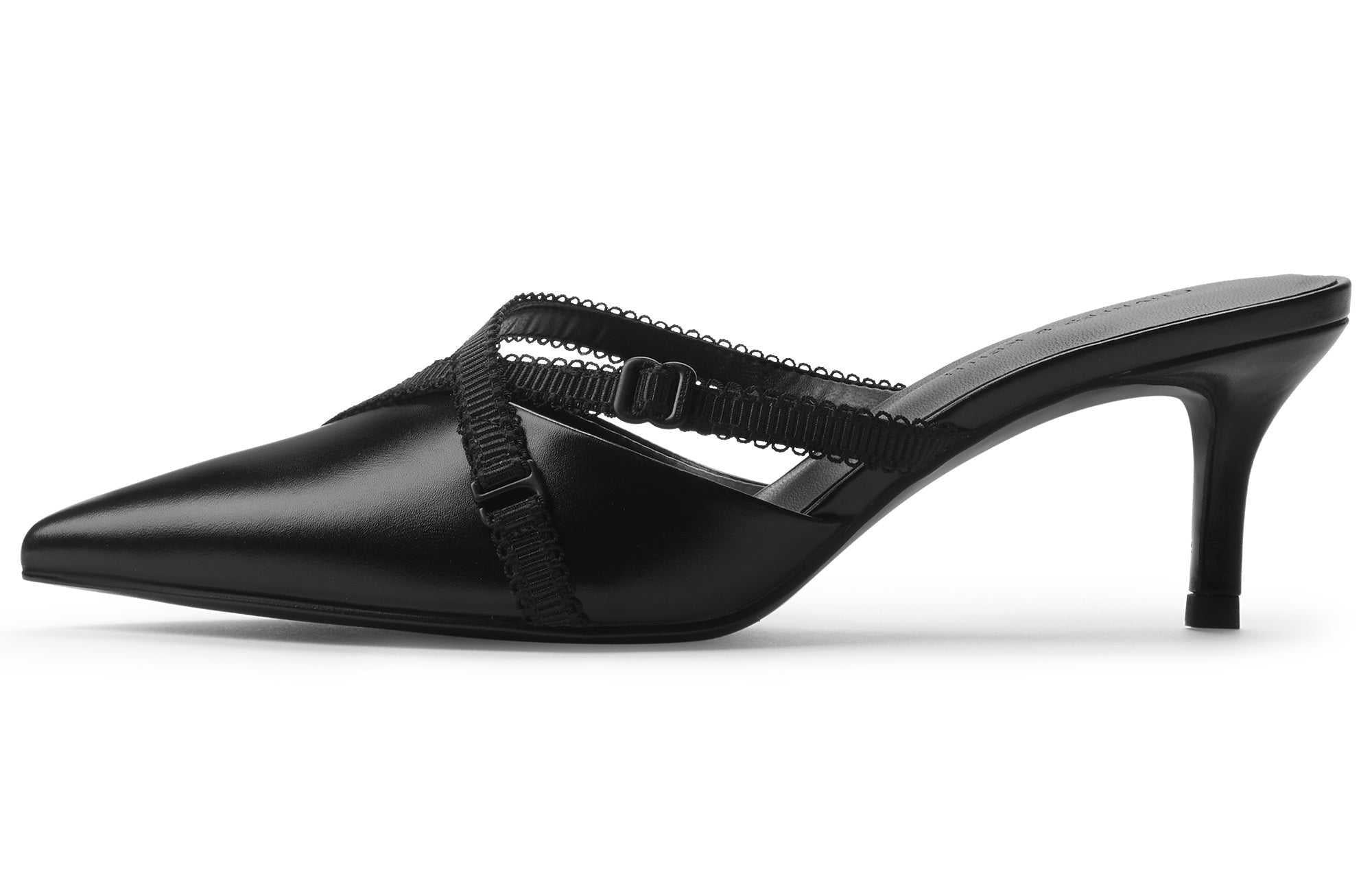 حذاء Mule نسائي مدبب بكعب قصير وأشرطة متقاطعة CHARLES & KEITH.