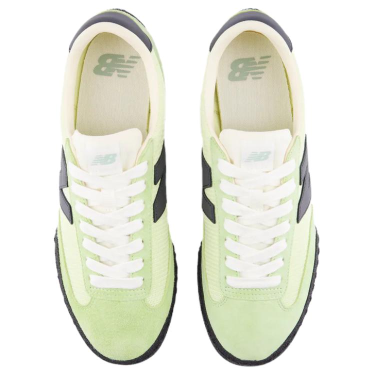 حذاء رياضي New Balance أخضر فاتح كاجوال مريح