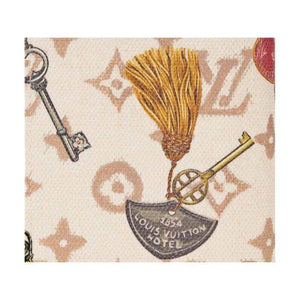 غلاف جواز سفر Monogram بنقشة مفاتيح Louis Vuitton.