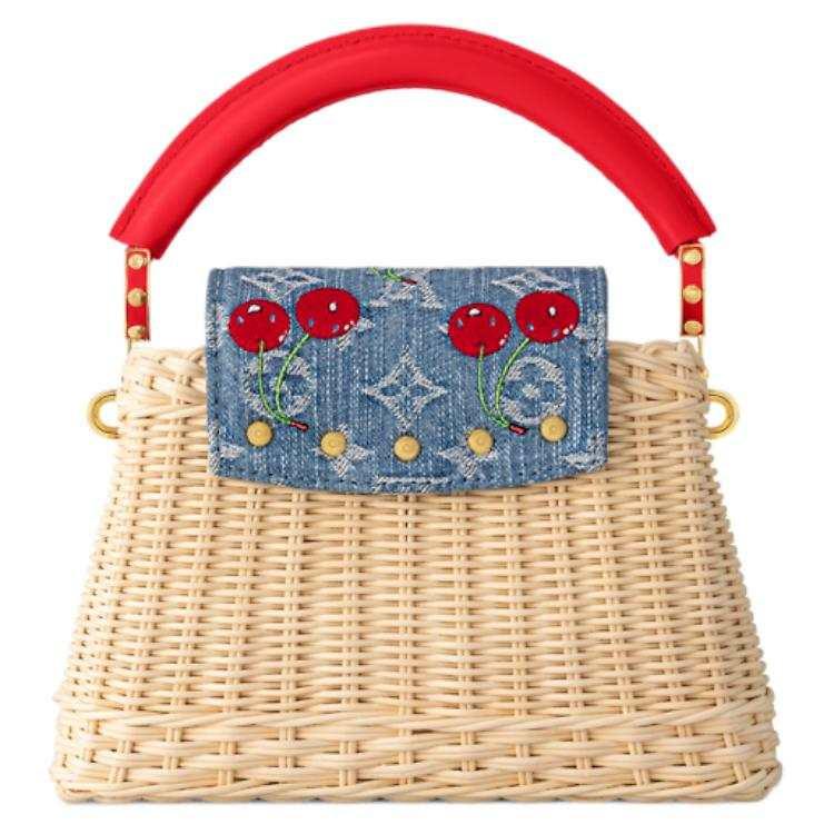 حقيبة Louis Vuitton x Murakami من القش و Denim Cherry أحمر.