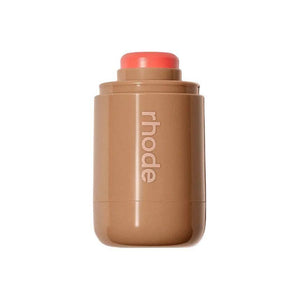 أحمر خدود كريمي Pocket Blush من Rhode لمظهر طبيعي.