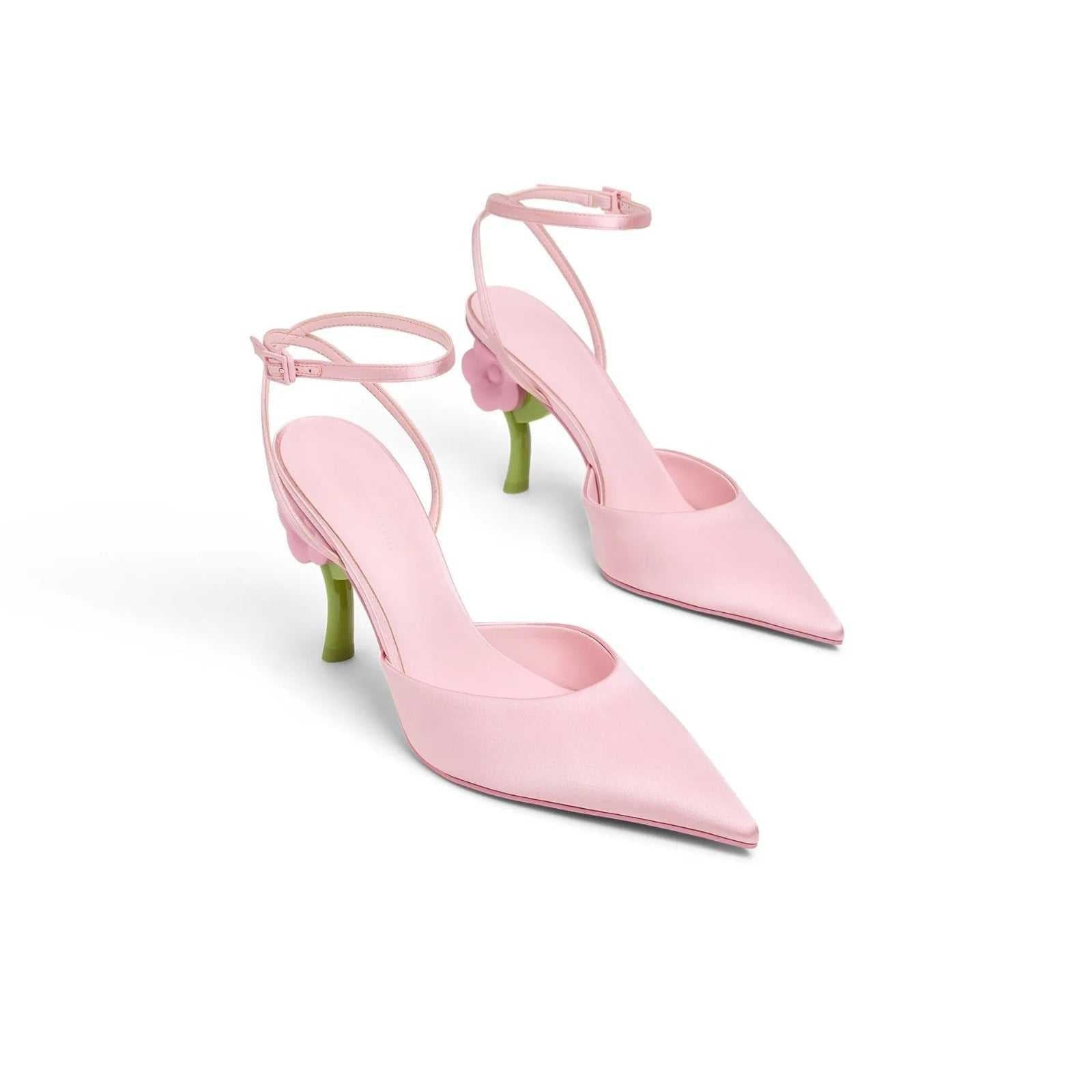 حذاء سلينج باك ساتان وردي بكعب الزهرة الأنثوي والراقي من Charles & Keith Heels 🌸✨.