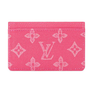 محفظة بطاقات Card Holder وردية بنقشة Monogram.