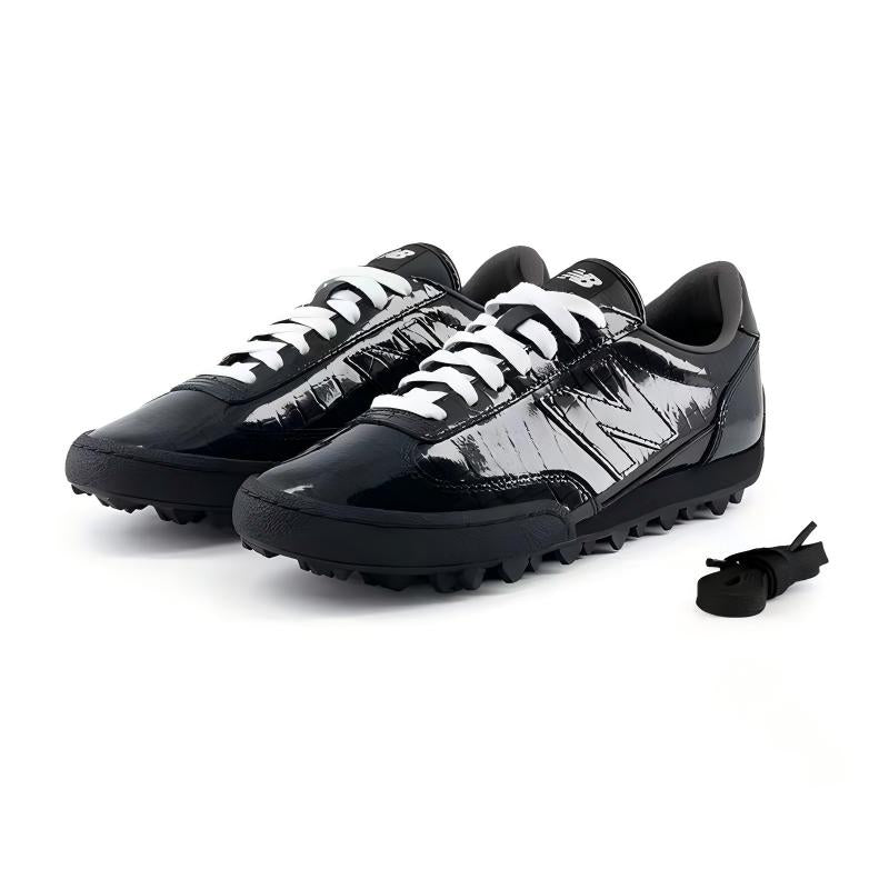 حذاء New Balance أسود لامع تصميم أنيق