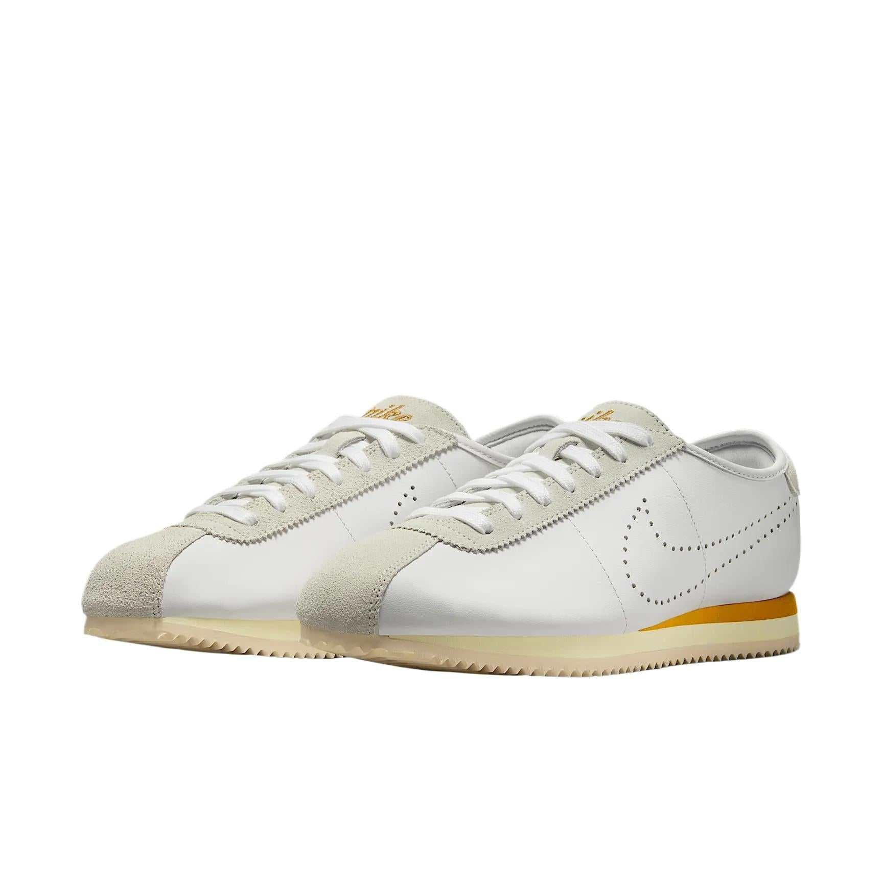 حذاء Nike Cortez كلاسيكي مريح باللون الأبيض والأصفر.