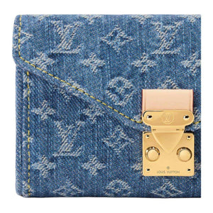 حقيبة Louis Vuitton Denim Monogram بحزام Chain ذهبي.
