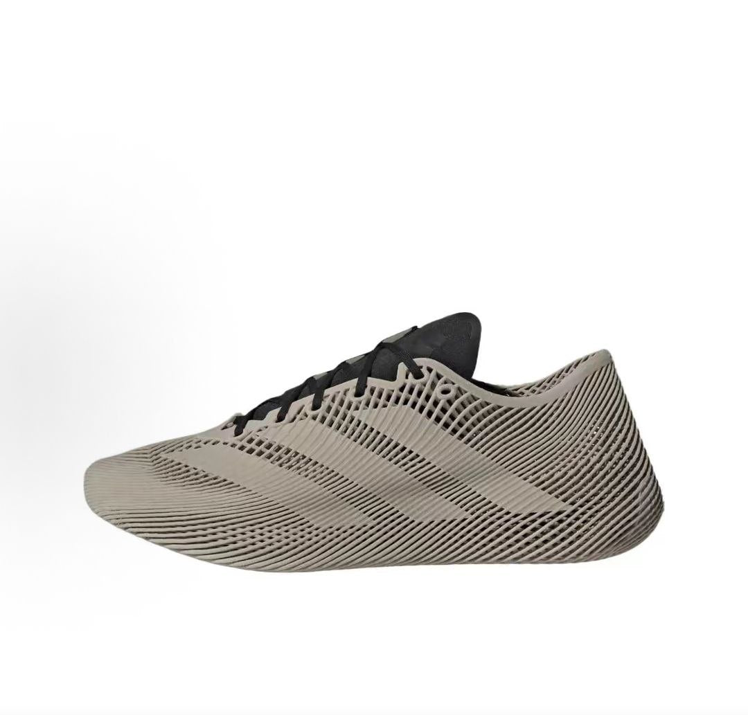 حذاء Adidas الرياضي للمشي المريح بتصميم ثلاثي الأبعاد بيج