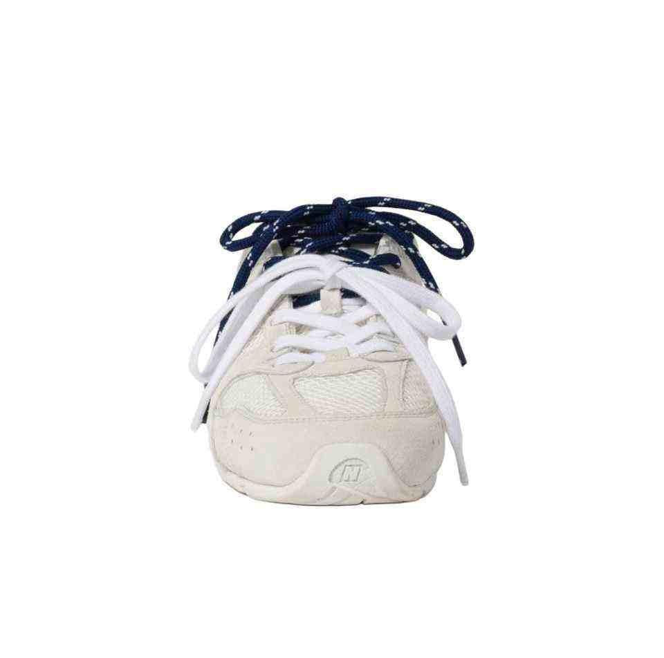 سنيكيرز New Balance من الشبك والجلد السويديNew Balance X Miu Miu.