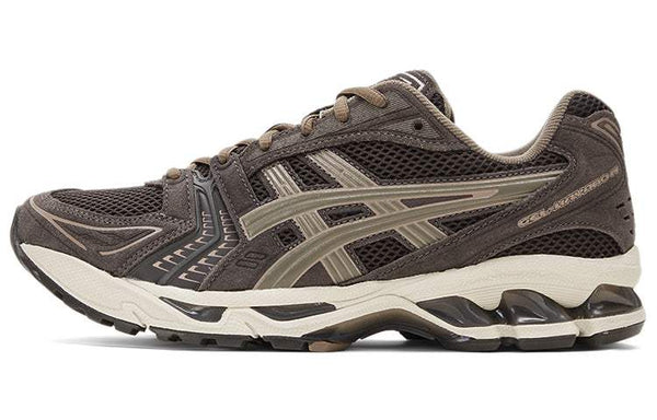 حذاء Asics Gel-Kayano 14 بني غامق بوسادة GEL ونعل كريمي للثبات والراحة، إصدار محدود للجري والاستخدام اليومي.
