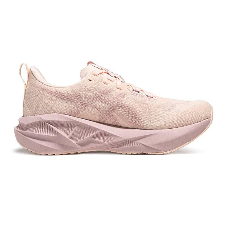 ASICS NOVABLAST Lightweight.