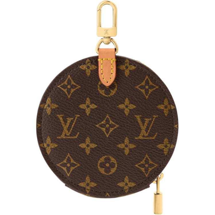 ميدالية Louis Vuitton دائرية بنقشة Monogram الأيقونية.