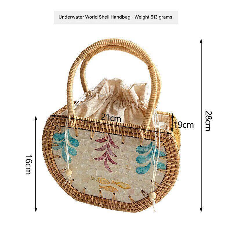 حقيبة يد Handbag من الخوص الطبيعي بتصميم فني يدوي مميز.