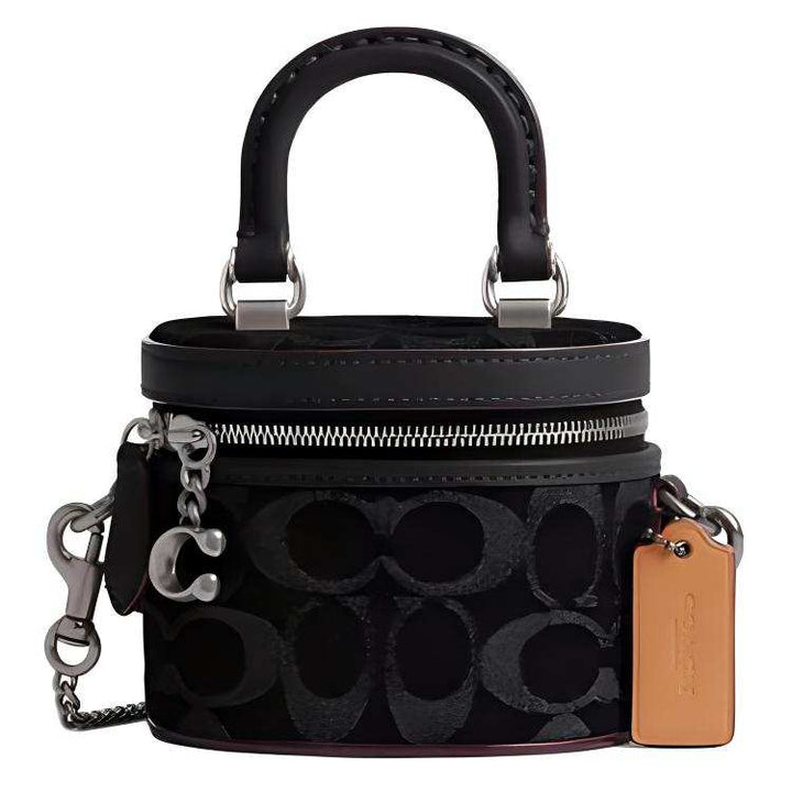 Coach Trail 12 حقيبة كتف صغيرة أنيقة وعملية بأسلوب فاخر