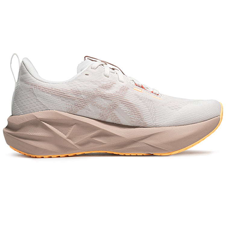 حذاء الجري Asics Novablast 5 خفيف الوزن بلون بيج وأورنج