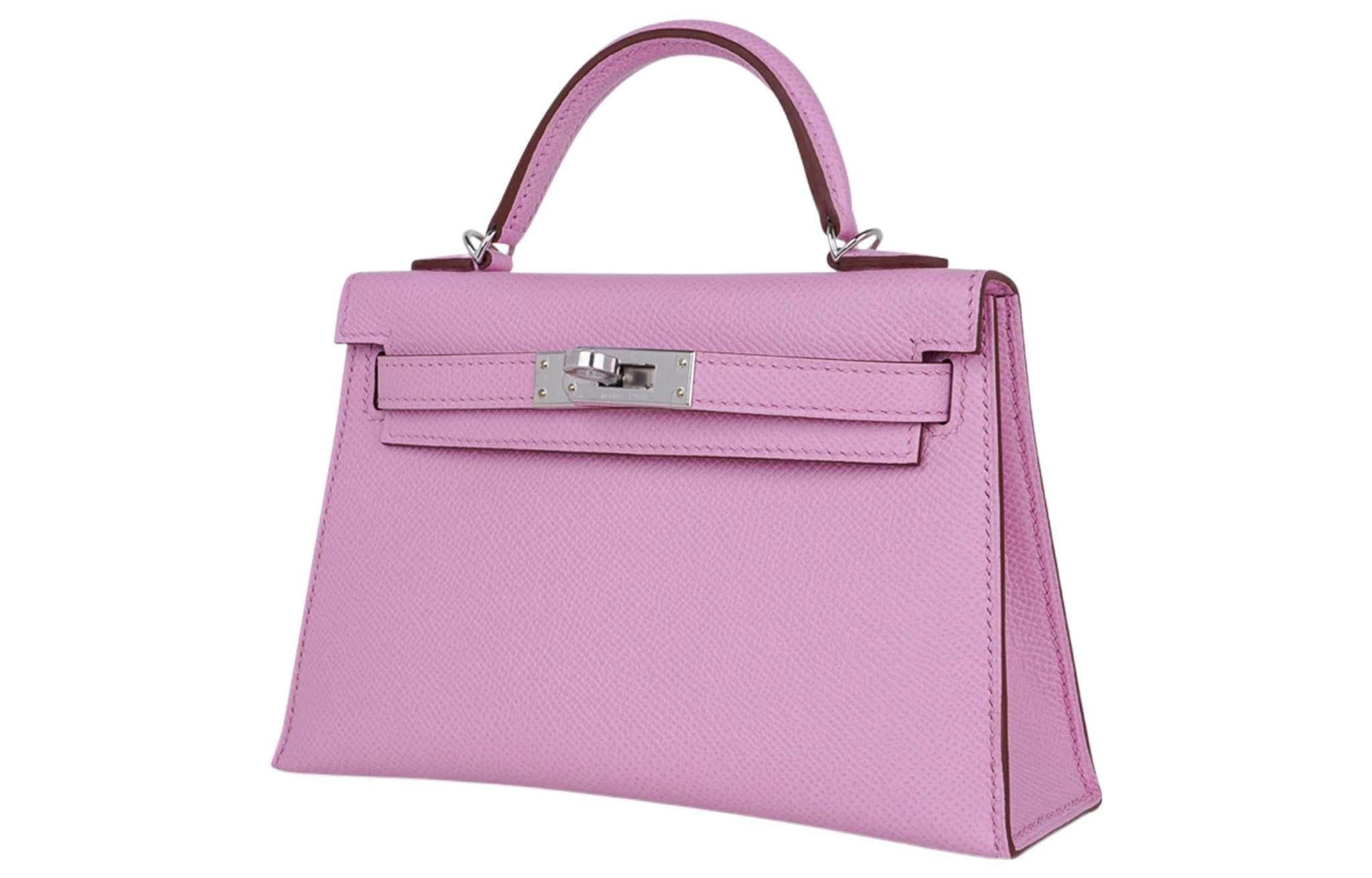 حقيبة Hermès Kelly Mini 2 باللون الوردي المميز.