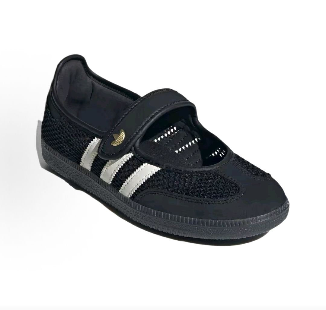 حذاء نسائي adidas Mary Jane مريح وعصري باللون الأسود