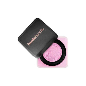 Huda Beauty Easy Bake Loose Powder.