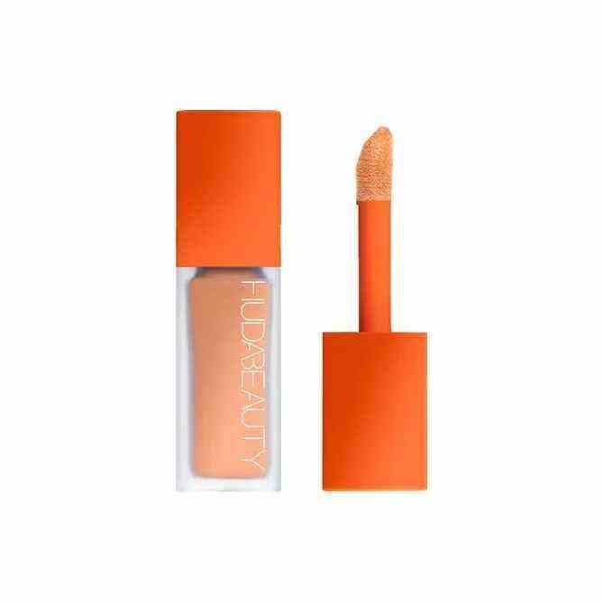 Huda Beauty Liquid Matte Lipstick Orange.