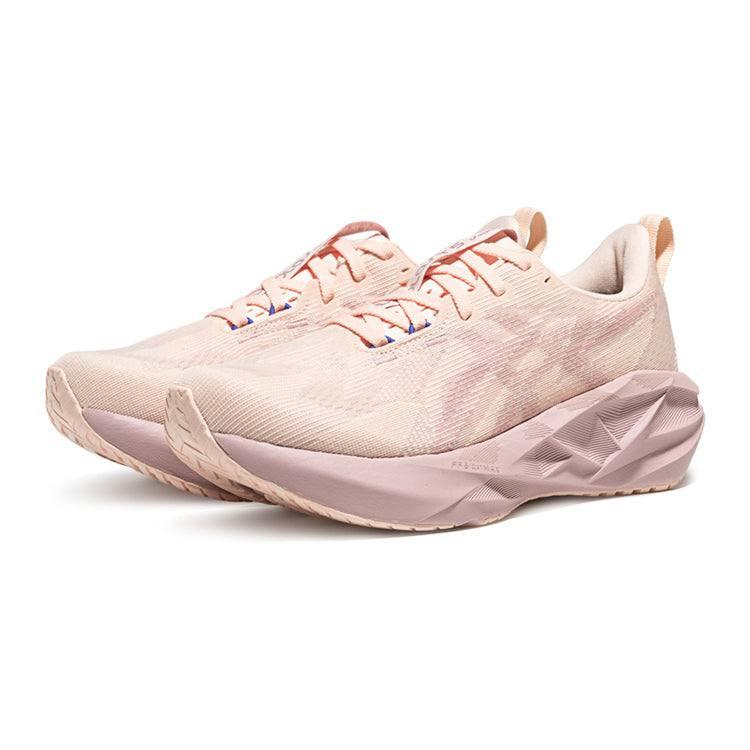 ASICS NOVABLAST Lightweight.