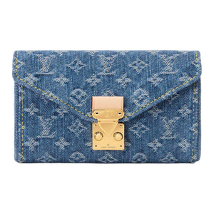 حقيبة Louis Vuitton Denim Monogram بحزام Chain ذهبي.