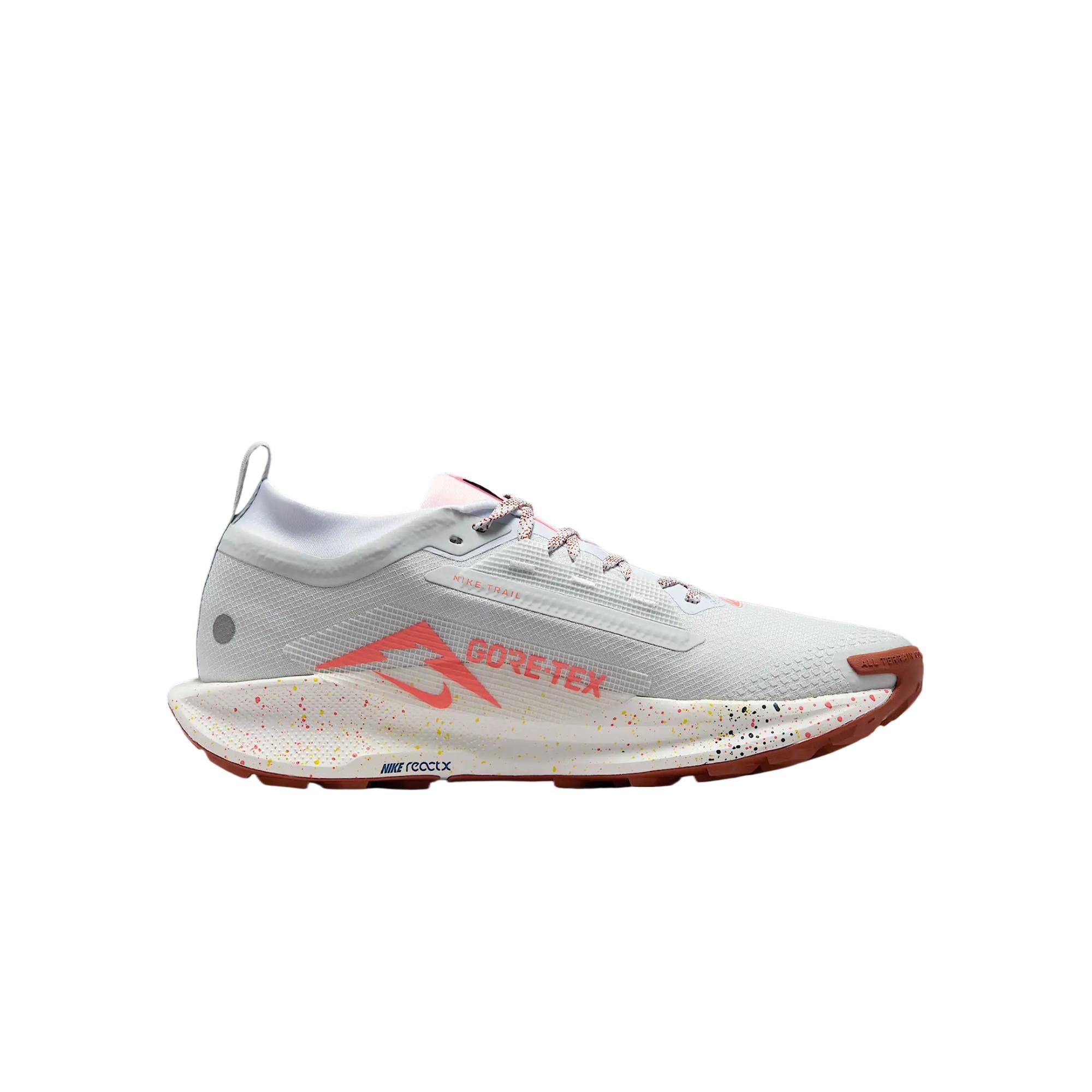حذاء Nike Pegasus Trail 5 GORE-TEX للجري أبيض ووردي