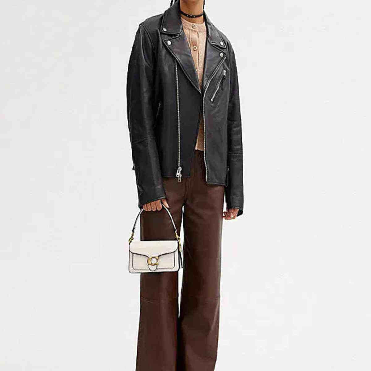 حقيبة Coach Tabby Shoulder Bag جلد بلون أبيض.