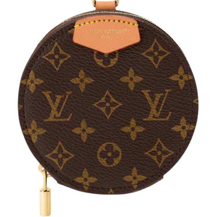 ميدالية Louis Vuitton دائرية بنقشة Monogram الأيقونية.