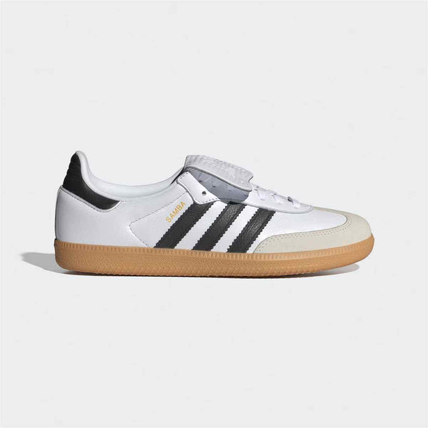 حذاء Adidas Samba أبيض بخطوط سوداء ونعل بني، كلاسيكي ومريح للاستخدام اليومي. - رفعة