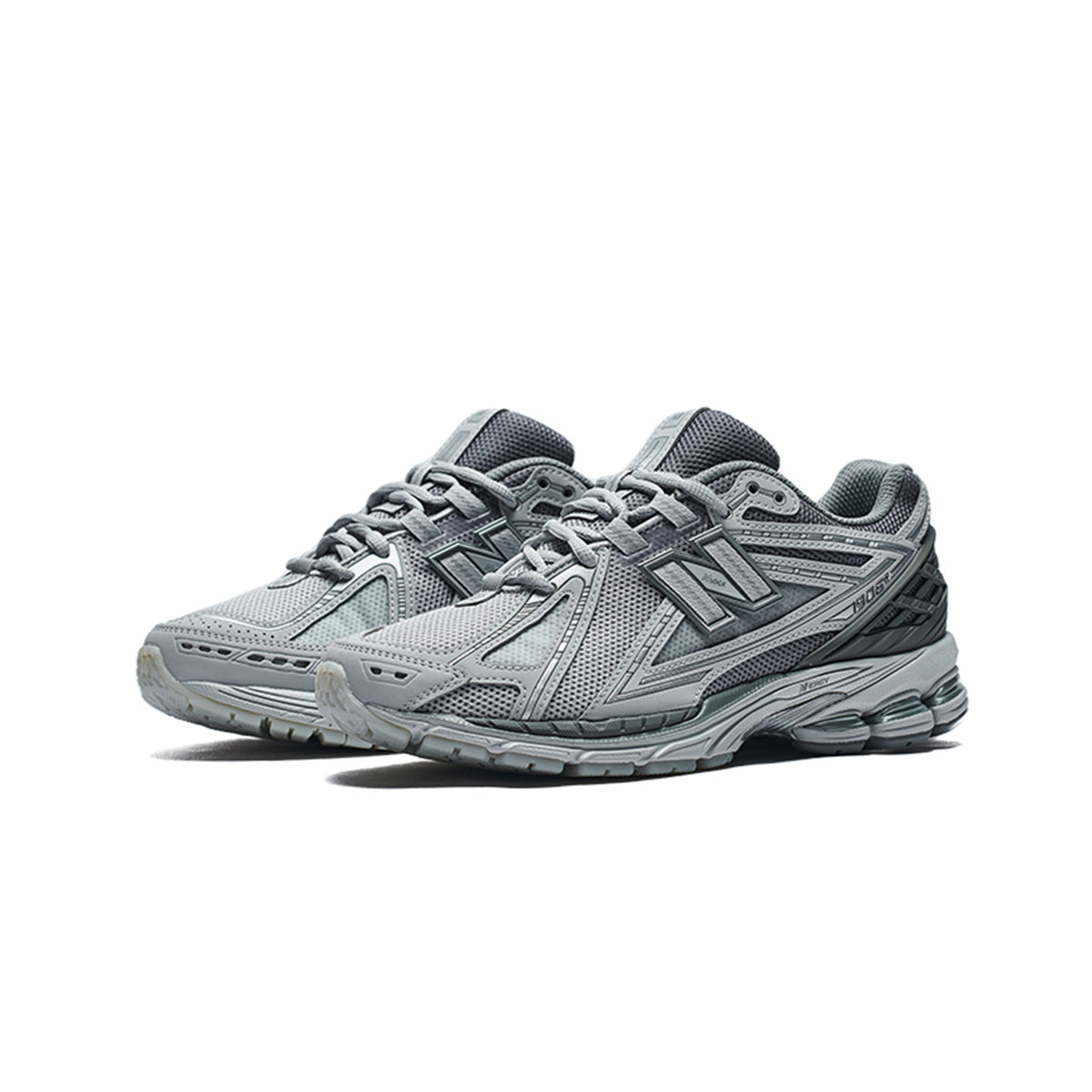 حذاء رياضي New Balance 1906R رمادي أنيق ومريح