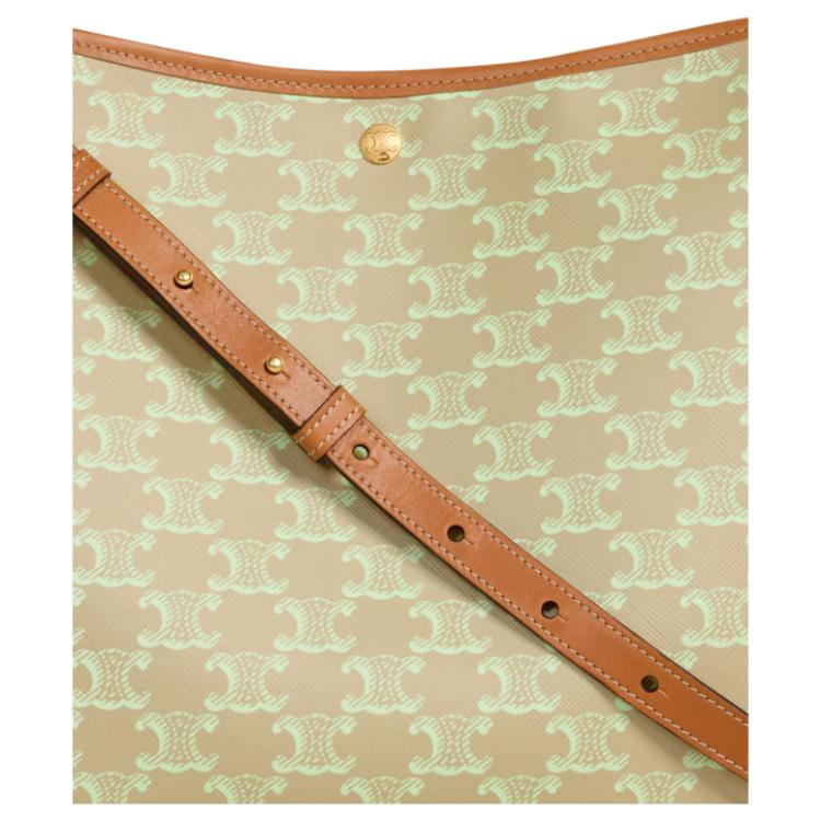 لقطة قريبة لحزام شنطة سيلين Soft Shopper وتفاصيل التثبيت