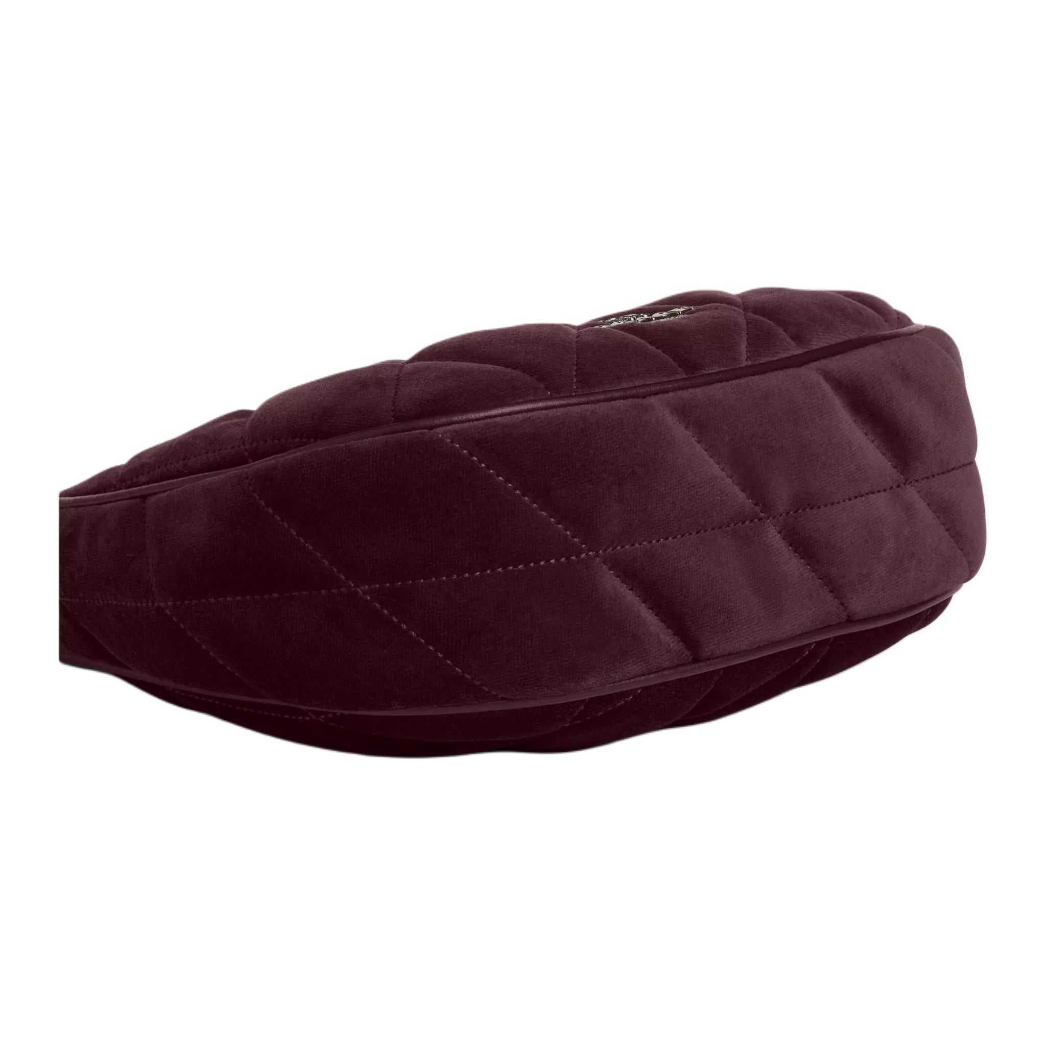 حقيبة Coach مبطنة باللون العنابي - Velvet Shoulder Bag.