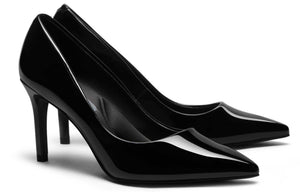 حذاء نسائي High Heels بمقدمة مدببة وجلد لامع CHARLES & KEITH.
