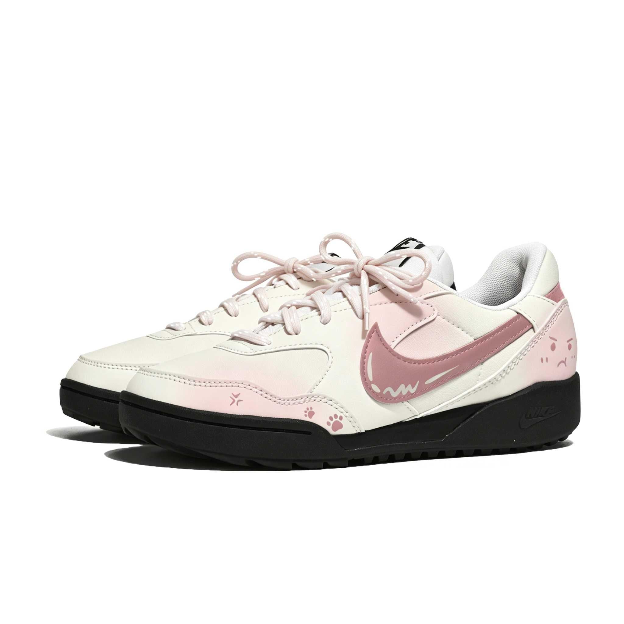 حذاء Nike رياضي نسائي بتصميم Pink كرتوني مميز.