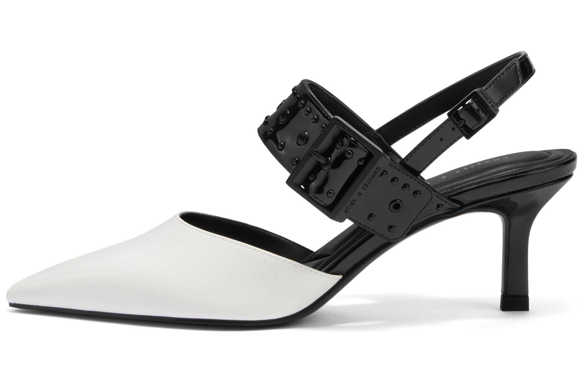 حذاء كعب Slingback أبيض وأسود بمقدمة مدببة CHARLES & KEITH.