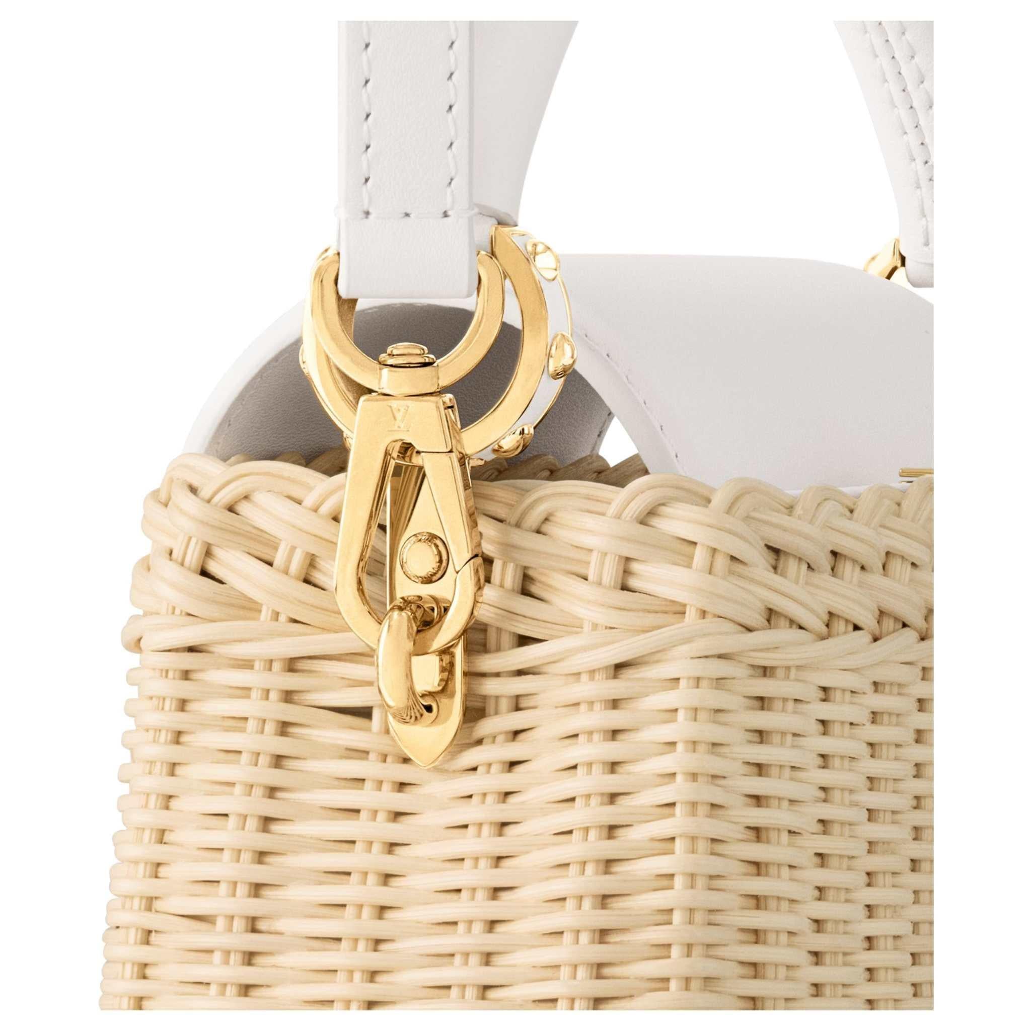 حقيبة Capucines من Louis Vuitton بتصميم Wicker ولون أبيض.