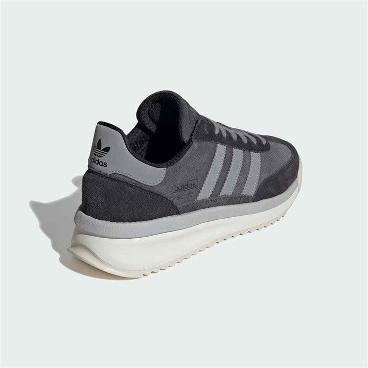 Adidas Clover SL 72 shoe with classic suede design and BOOST technology.